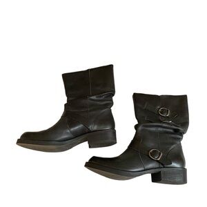 Women’s black boots. Size 9.5.